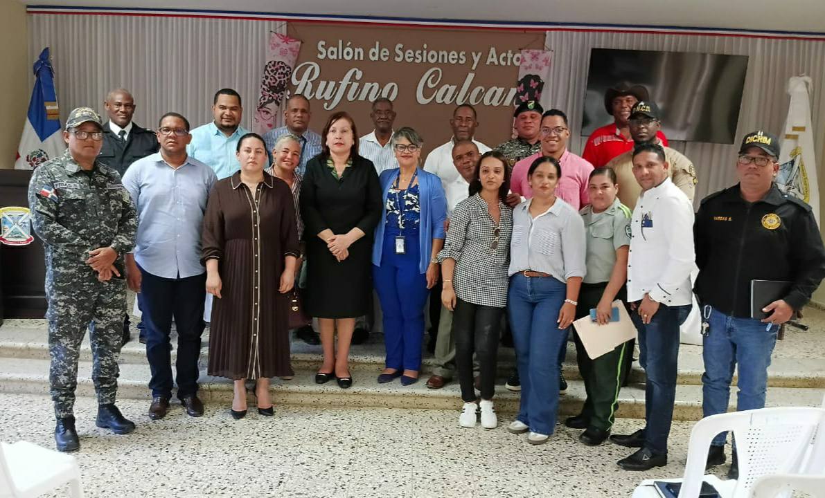 Sánchez realiza la Mesa de Seguridad Ciudadana con la presencia de la Viceministra de Interior y Policía.