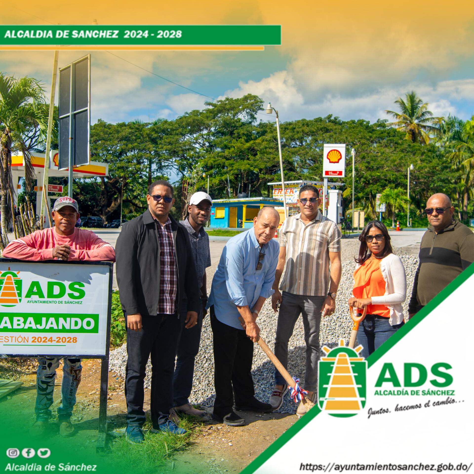 Alcalde Ynocencio de Jesús Calcaño da primer picazo para construcción de aceras y contenes en la entrada del municipio.